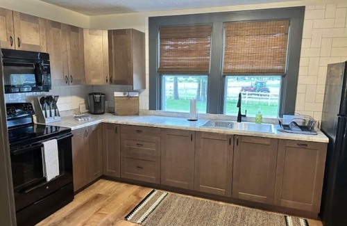 Afton Haus | Newly renovated, cozy farmette! Pet Friendly!