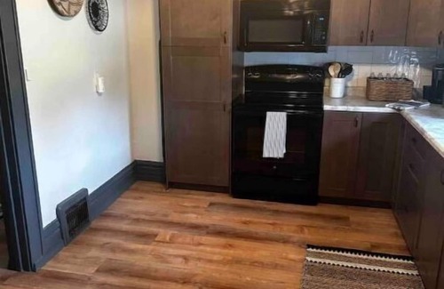 Afton Haus | Newly renovated, cozy farmette! Pet Friendly!