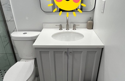 Annandale Haus | Newly Renovated Double BR w/Private Bath. Access to full Kitchen & Washer/Dryer.