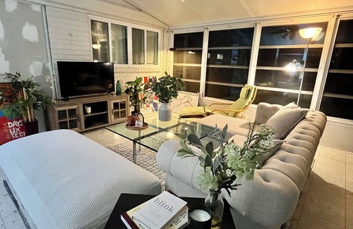 Annandale Haus | Newly Renovated Double BR w/Private Bath. Access to full Kitchen & Washer/Dryer.