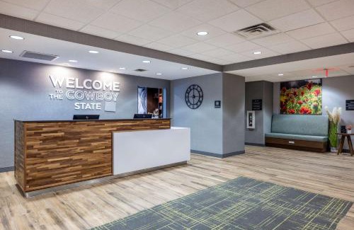 Casper Hotel | Newly Renovated-Hampton Inn & Suites Casper