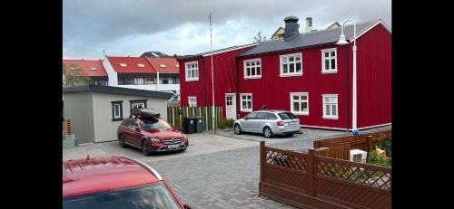 Isafjordur Wohnung | Newly renovated house in the old part of Isafjordur sleeps 5 in 3 bedrooms