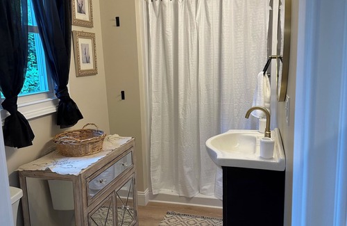 Westerly Hütte | Newly renovated private loft!