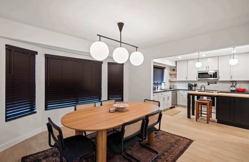 Rochester Hills Haus | Newly Renovated 5BR/2.5BA w/ Jacuzzi!