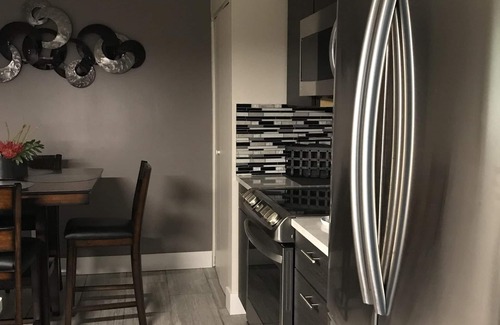 West Portage Haus | Neu renoviert mit vielen Upgrades.