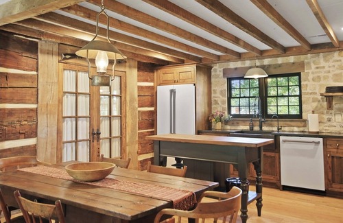 Boonesboro Kabine | Newly Restored 2-bedroom cabin in Historic Arrow Rock