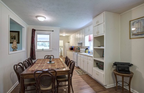 Lithonia Haus | Neulich komplett renoviert in Lithonia, bietet Platz für 10 Personen 15 Parkplätze.!