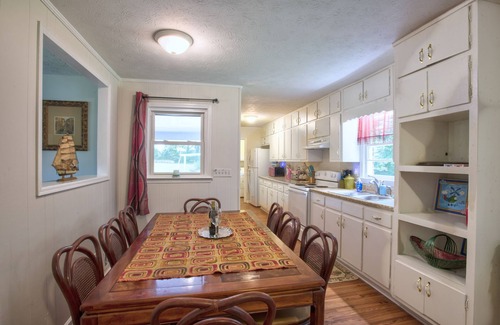 Lithonia Haus | Neulich komplett renoviert in Lithonia, bietet Platz für 10 Personen 15 Parkplätze.!