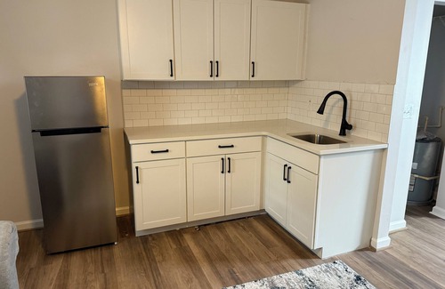 Auburn Eigentumswohnung | Newly updated condo steps from Jordan Hare and downtown Auburn!