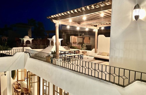 Nopolo Haus | Newly Updated Villa Oceanview in Coveted Founders pets too