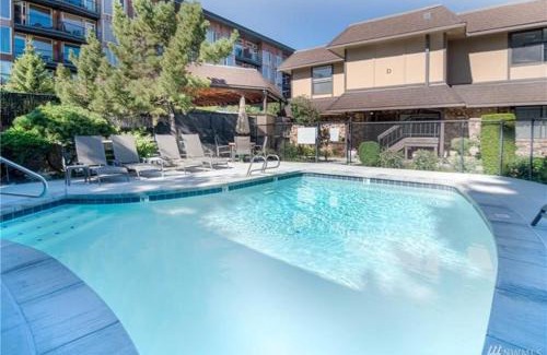 Chelan Haus | Next to Lake, Pool, 10 Acre Park, 1 Mile to Town, Best Prices