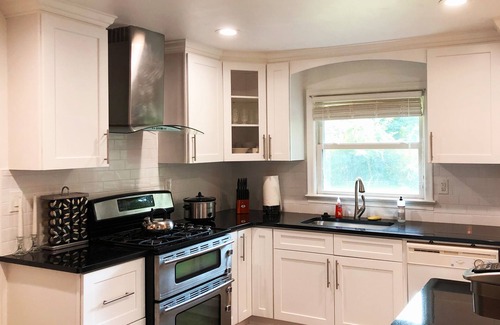 North Decatur Haus | Nice 3bd room Decatur GEM - Near Emory and Downtown