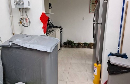 Engativa Haus | Nice and cozy apartment with an indoor fireplace and spectacular garden