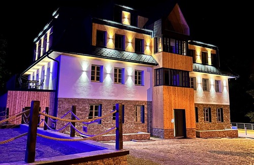 Pec pod Snezkou Wohnung | Angenehme Wohnung für 4 Leute mit W-LAN, TV, Terrasse, Panoramablick und Parkplatz