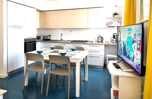 Rimini Historic Center Wohnung | Am Kanalhafen, Blick auf die römische Brücke und das alte Dorf, KOSTENLOSES WIFI, Klimaanlage, Parkplatz