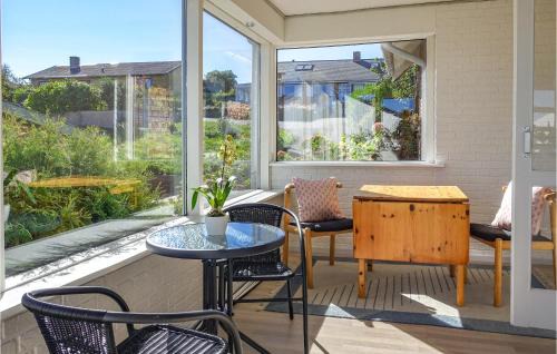 Tejn Haus | Nice Home In Allinge With Kitchen