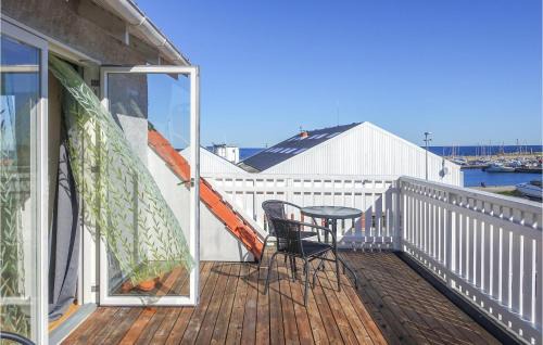 Tejn Haus | Nice Home In Allinge With Kitchen