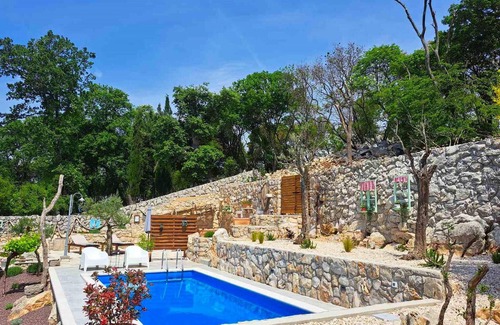 Porozina Haus | Schönes Haus in Cres mit Küche