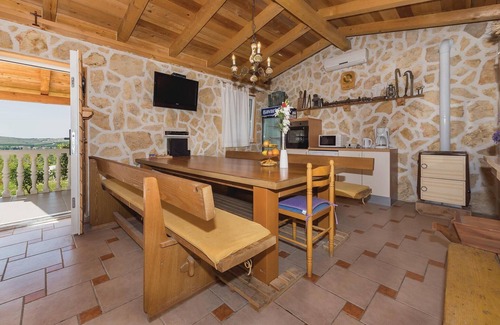 Danilo Biranj Haus | Schönes Haus in Danilo mit Küche