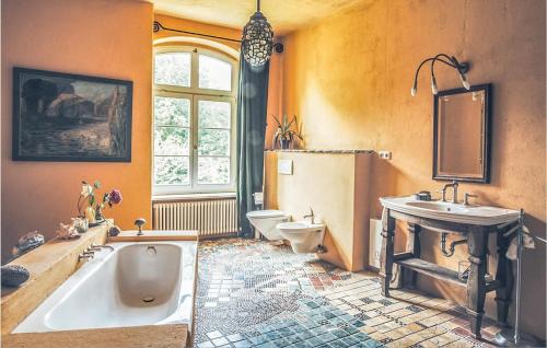 Friedland Haus | Nice Home In Eichhorst With Kitchen