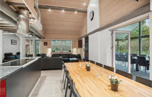 Farvang Haus | Nice Home In Fårvang With Sauna