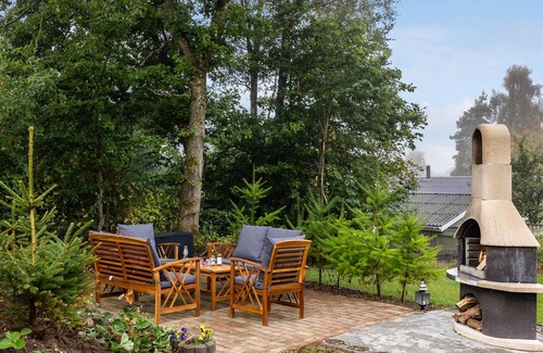 Farvang Haus | Nice home in Fårvang with outdoor swimming pool