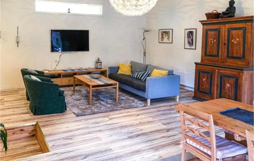 Rullan Haus | Nice Home In Långserud With Sauna