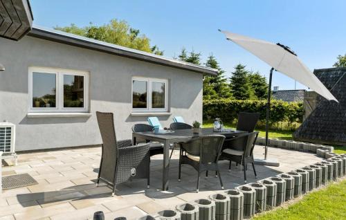 Ronbjerg Haus | Nice Home In Roslev With Wifi