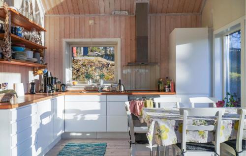 Vato Haus | Nice Home In Väto With House Sea View