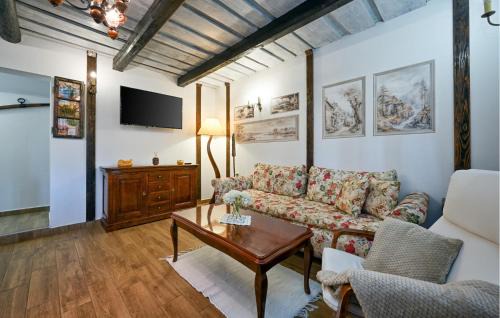 Vrbovec Haus | Nice Home In Vrbovec With Kitchen