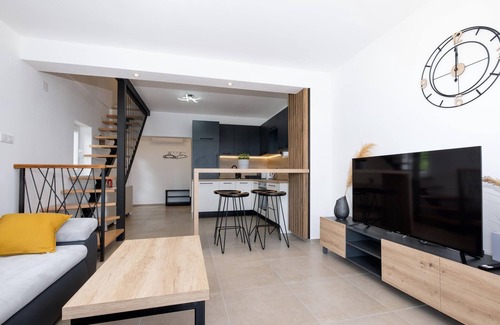 Sveti Ivan Zelina Haus | Schönes Haus in Zadrkovec mit WLAN