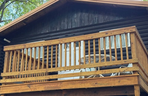 Cambridge Kabine | Nice log cabin on back country road with peace, quiet and the amenities of home