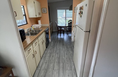 Lake George Haus | Nice quiet home just minutes by boat to Silver Glen, Salt Springs