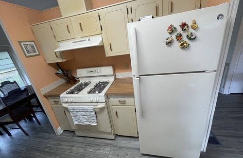 Lake George Haus | Nice quiet home just minutes by boat to Silver Glen, Salt Springs