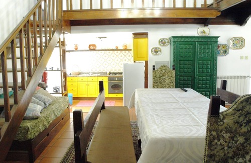 Rates Hütte | Schönes rustikales V3 Haus mit Pool in einem sehr ruhigen und beruhigenden Ort