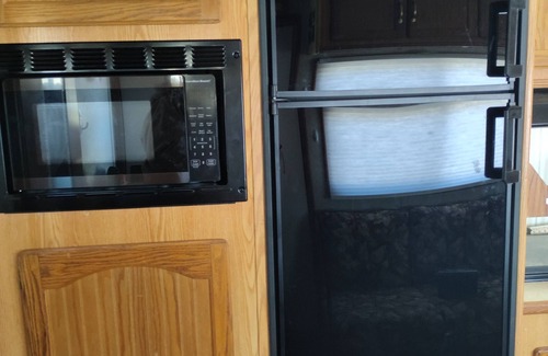 Council Haus | Nice RV with AC in charming Lebanon