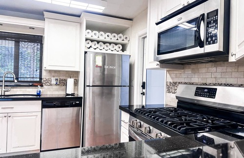 South New River Isles Haus | Nick's Waterfront Oasis w/ Private Heated Pool