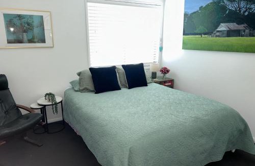 Gordon Park Haus | Nicole Guest House - Deluxe Room & Private Bathroom 6kms from Brisbane City