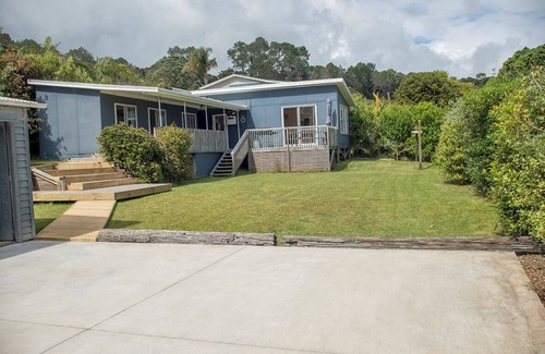 Coopers Beach Haus | Nigel's Crib - Coopers Beach Holiday Home