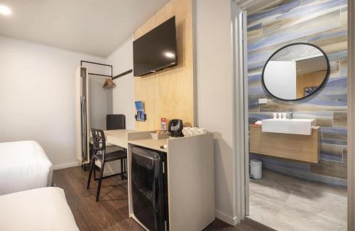 Cardwell Hotel | Nightcap at Marine Hotel Cardwell