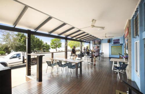 Cardwell Hotel | Nightcap at Marine Hotel Cardwell