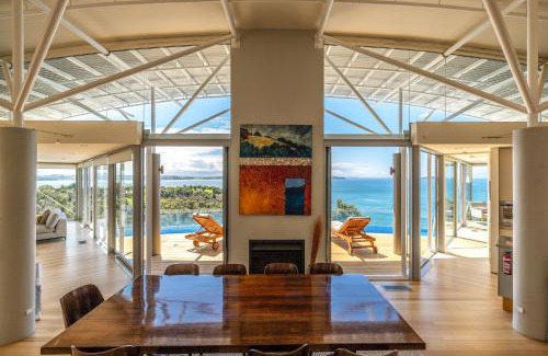 Matiatia Bay Haus | Nikau Estate, Oneroa - Be My Guest