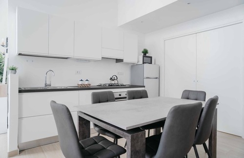Historical Center Wohnung | Nilo by Casa Napoletana, with patio in the center.