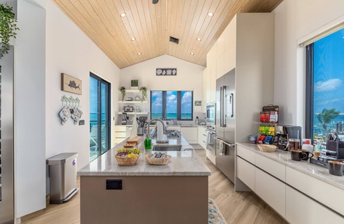 Stuart Haus | Nirvana Shores: Ocean-2-River FL Beach House mit beheiztem Pool, Dock, Aufzug, Whirlpool