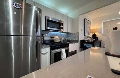 Upper East Side Wohnung | Modern 2BR with Fireplace &Fitness & Lounge