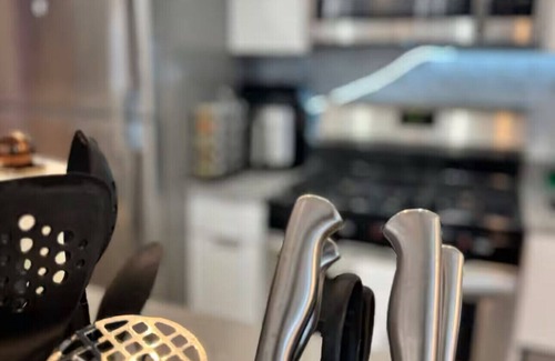 Upper East Side Wohnung | Modern 2BR with Fireplace &Fitness & Lounge