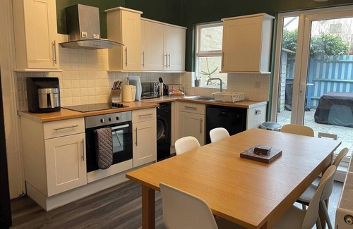 Newent Haus | No. 2 High Street, Newent – characterful Victorian house