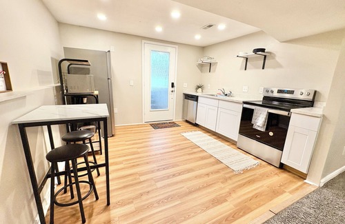 West Valley City Haus | No Frills 2-bedroom Stay in Suburban West Valley City w WiFi, AC, Private Entry