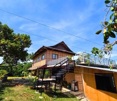 Dauin Haus | NoMa Mountain Getaway - Family Package