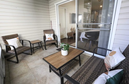 Gainesville Wohnung | Nomad Retreat 🧿 King Bed Boutique Condo w Garage